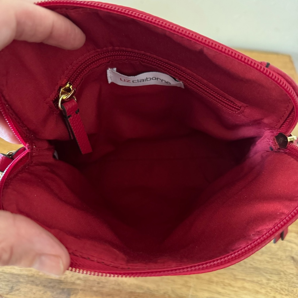 NWOT Liz Claiborne Monica Red Crossbody Bag - Picture 3 of 6